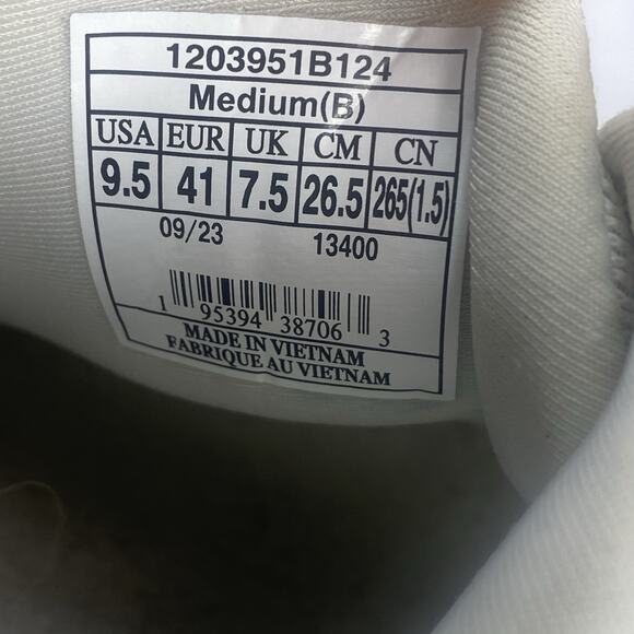 Brooks Ghost Max White Oyster Womens Size 9.5 Athletic Running Shoes 1203951B124 - Picture 10 of 11